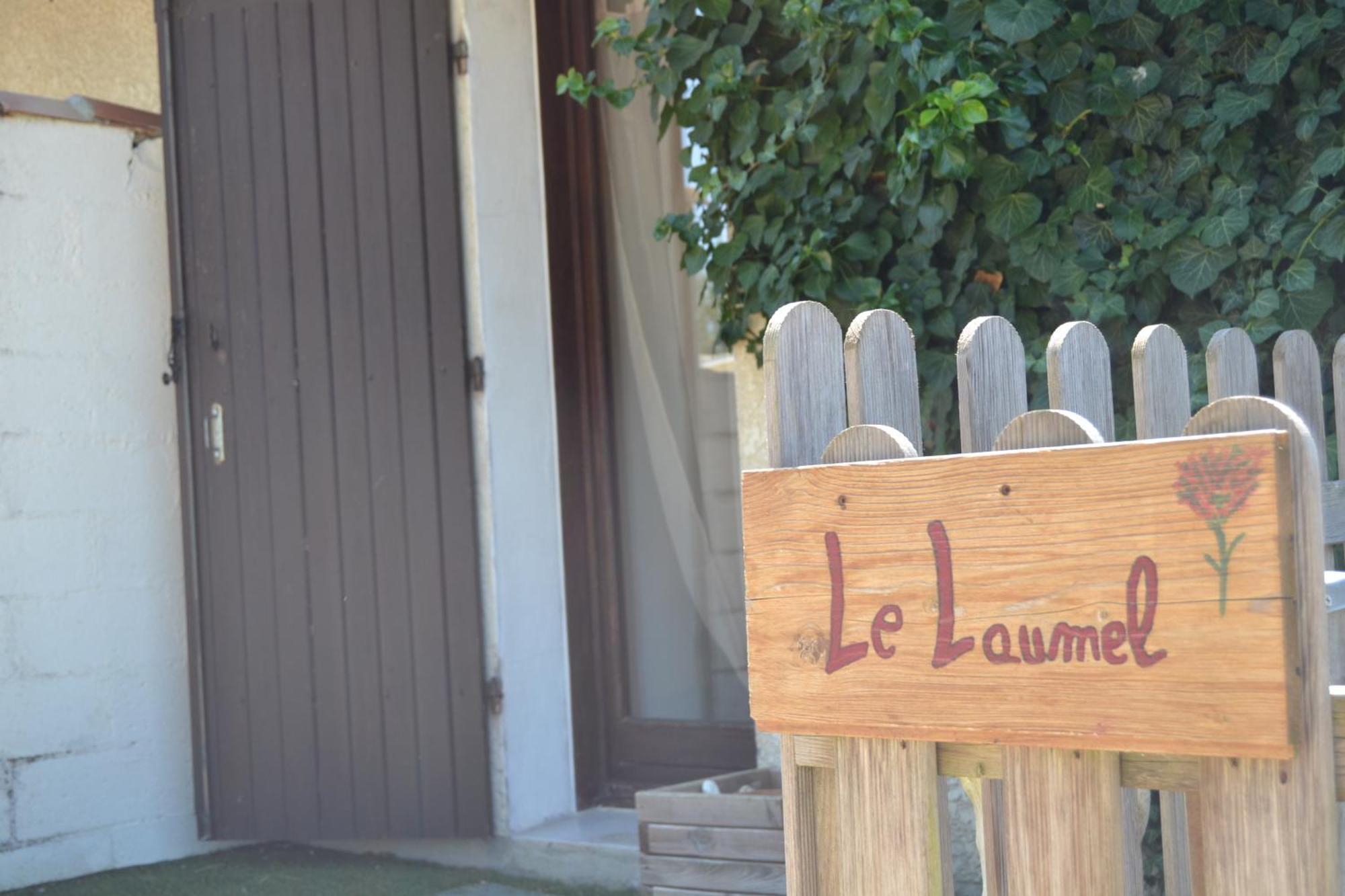 Le Gite De La Lombriere Saint-Denis-de-Pile Luaran gambar