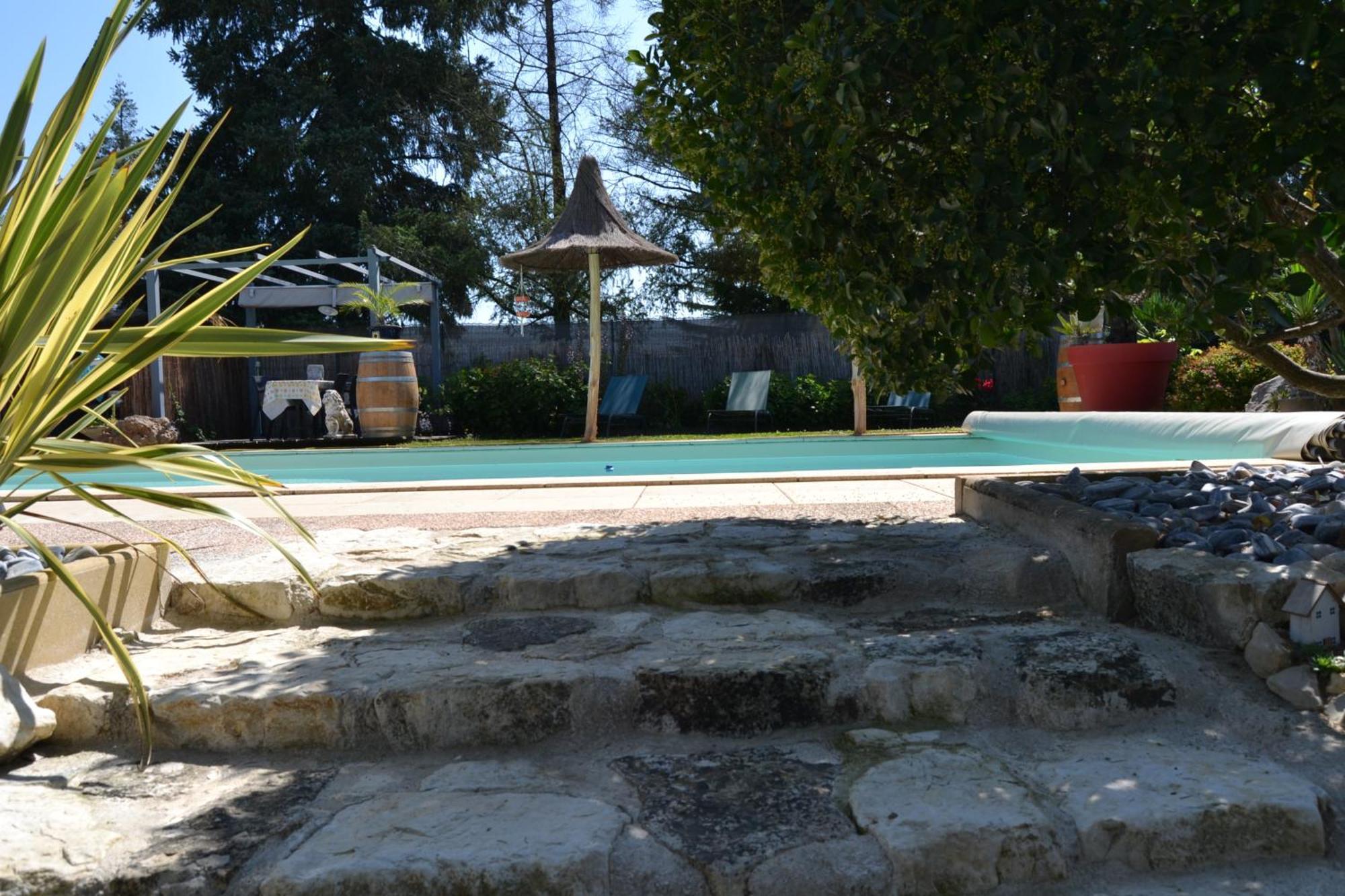 Le Gite De La Lombriere Saint-Denis-de-Pile Luaran gambar